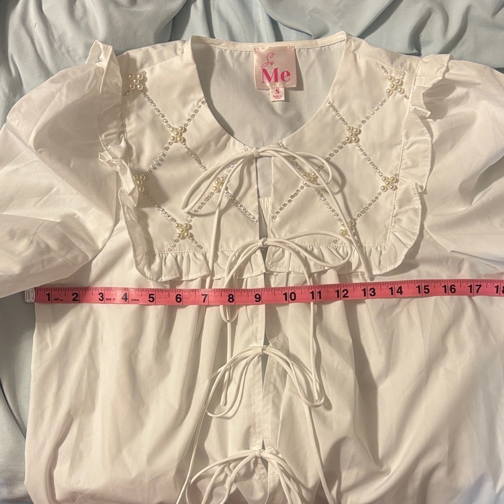 So Me The Charming Blouse Tie Front Pearl Detail Size Small White Boho - Picture 7 of 8